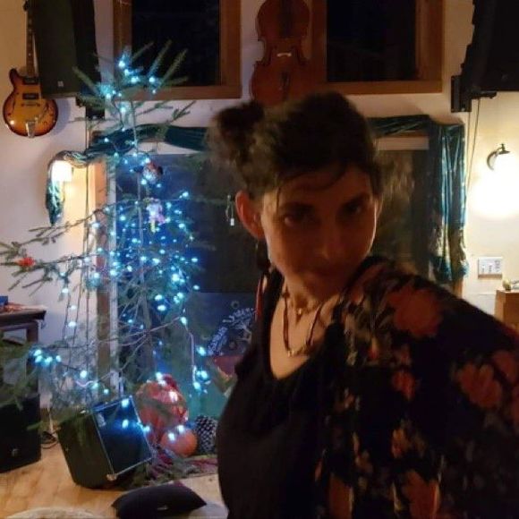 juliatreewoman